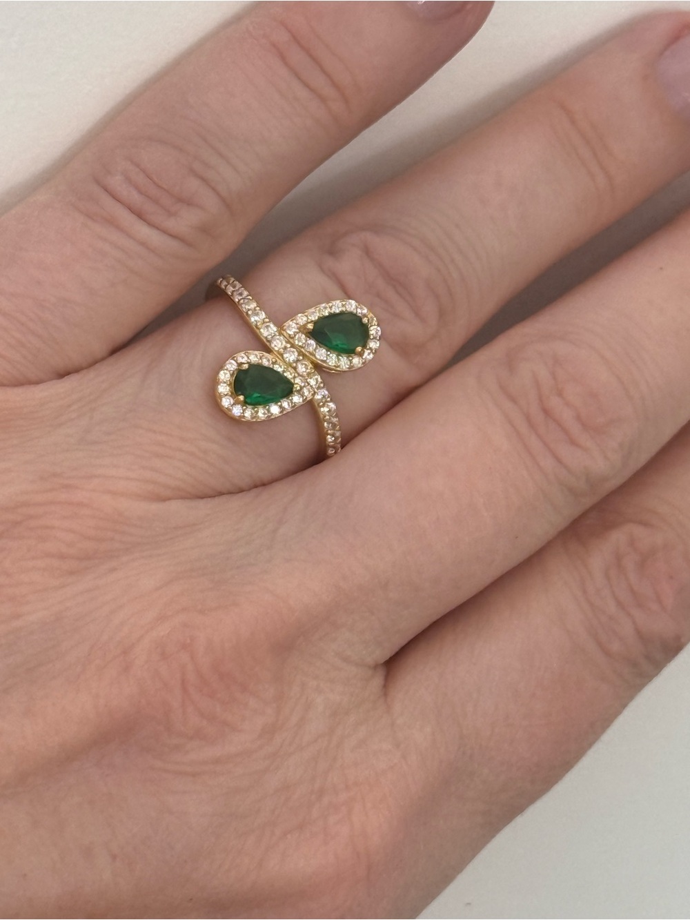 Green Teardrop Ring in Gold NWOT